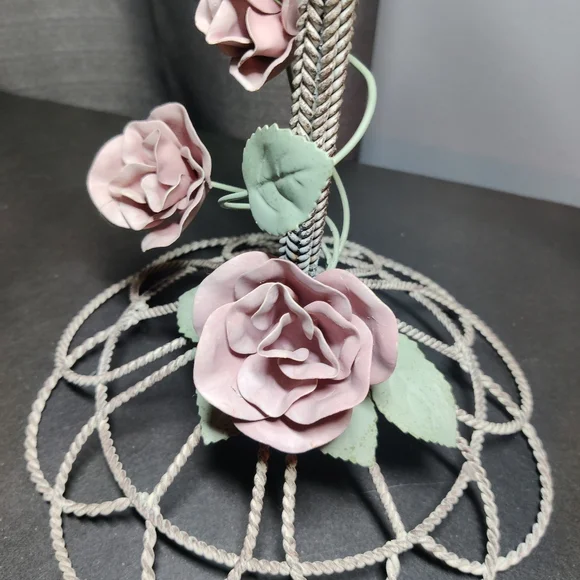 Elegant Hat Wig Stand Display With Flower Accents - Picture 7 of 9